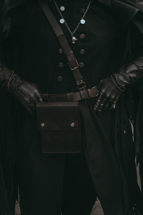 Eileen the Crow inspired Bloodborne cosplay costume with feathered cloak and bird mask